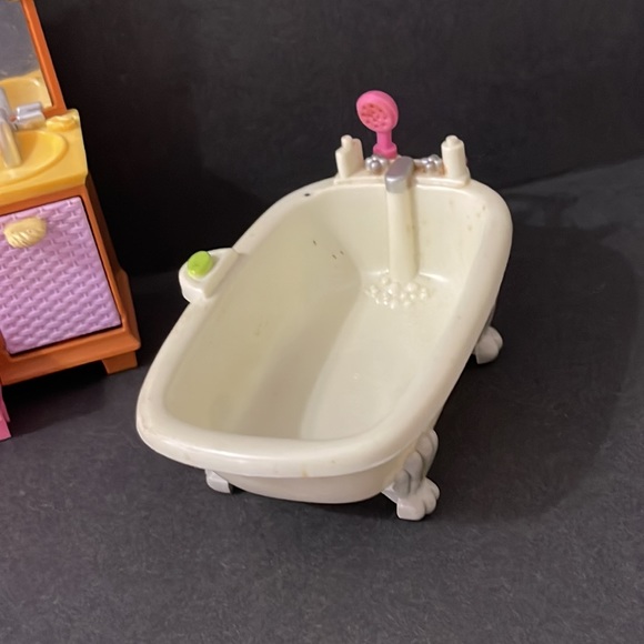 DOLLHOUSE FURNITURE BATHROOM  AND VANITY SET - Picture 4 of 14